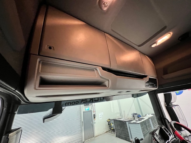 Scania R450 6×2 Midlift Tractor Unit