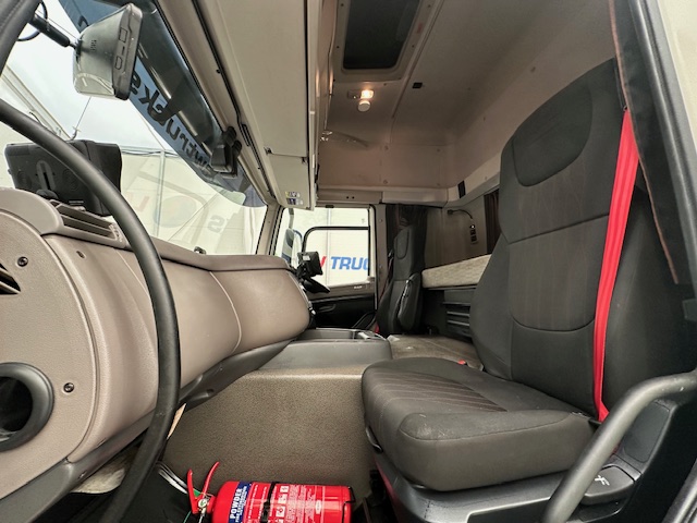 DAF CF 450 6×2 Space Cab Tractor Unit
