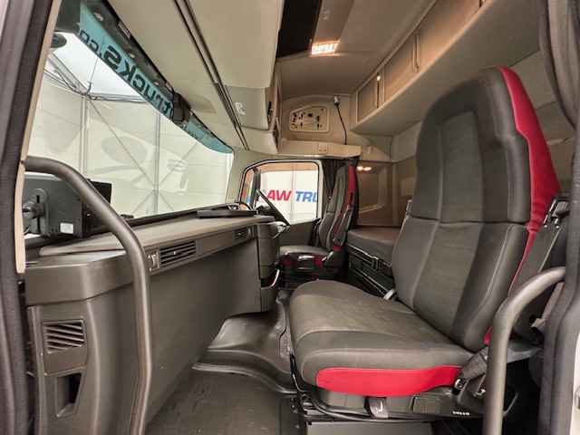 Volvo FH 500 6×2 Midlift Tractor Unit