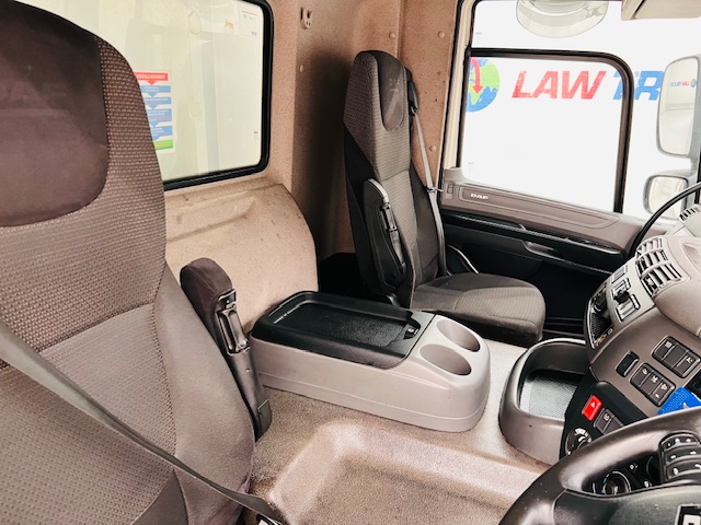 DAF CF 330 6×2 Rear Lift Fridge Box
