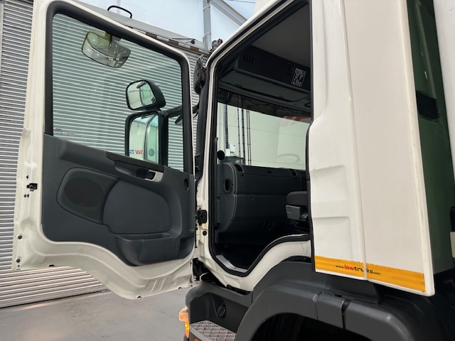 Scania P280 6×2 Rear Lift Day Cab Fridge Box Manual