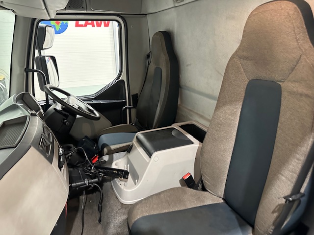 Volvo FL 240 4×2 Day Cab Box Van