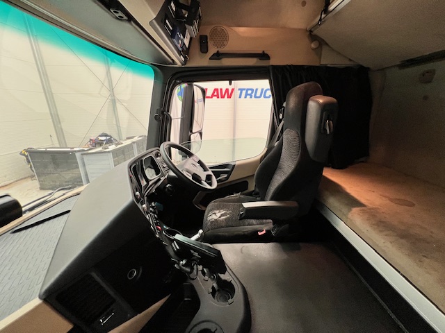 Mercedes Actros 1824 4×2 Sleeper Cab Fridge Box