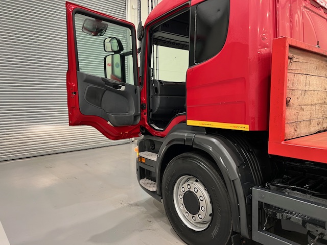 Scania P320 6×2 10 Tyre Rear Lift Flatbed