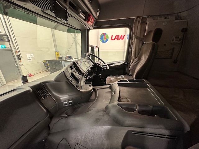 Scania P94 230 Sleeper Cab Curtainsider