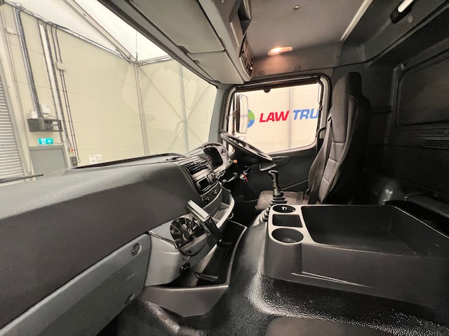 Mercedes Axor 2529 Rear Lift Brick Grab Manual