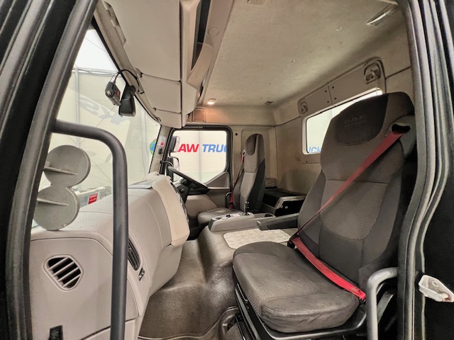 DAF LF 260 4×2 Rest Cab Tractor Unit