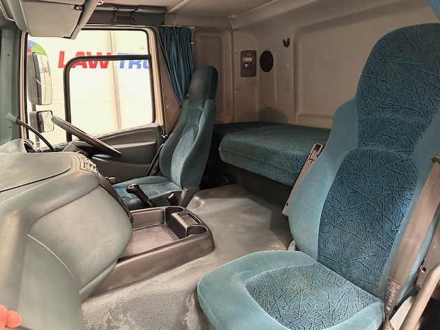 DAF CF65 220 Sleeper Cab Curtainsider Manual