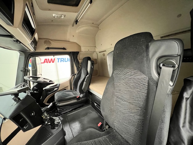 Mercedes Actros 2536 6×2 Sleeper Cab Curtainsider
