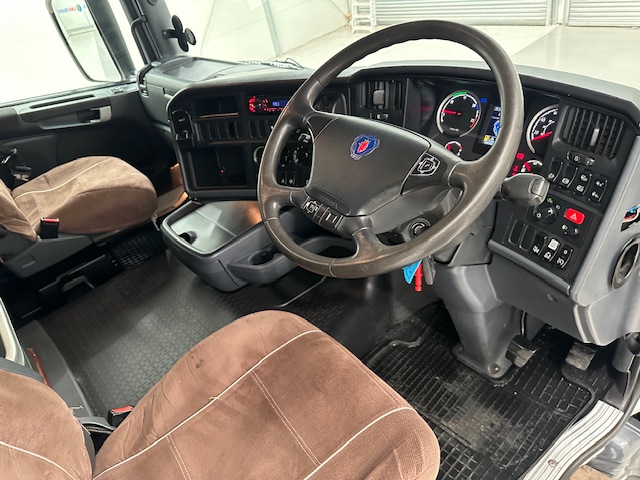 Scania R450 6×2 Rear Lift Highline Tractor Unit PTO