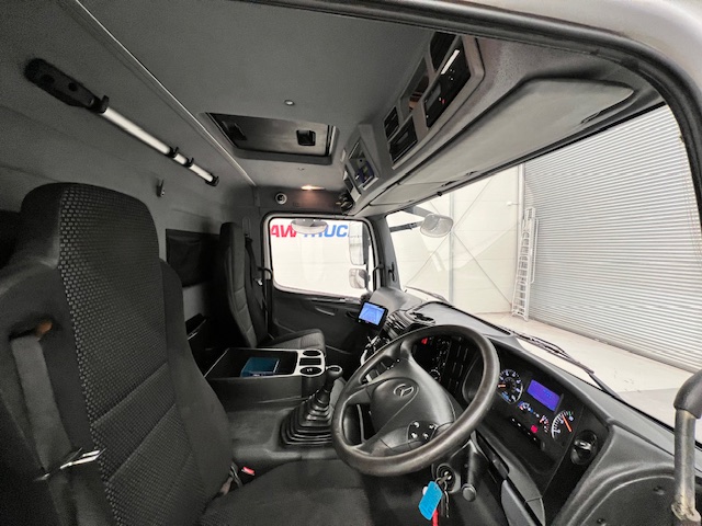 Mercedes Axor 1824 Day Cab Fridge Box