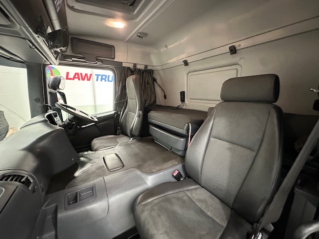 Scania P250 4×2 Sleeper Cab Fridge Box
