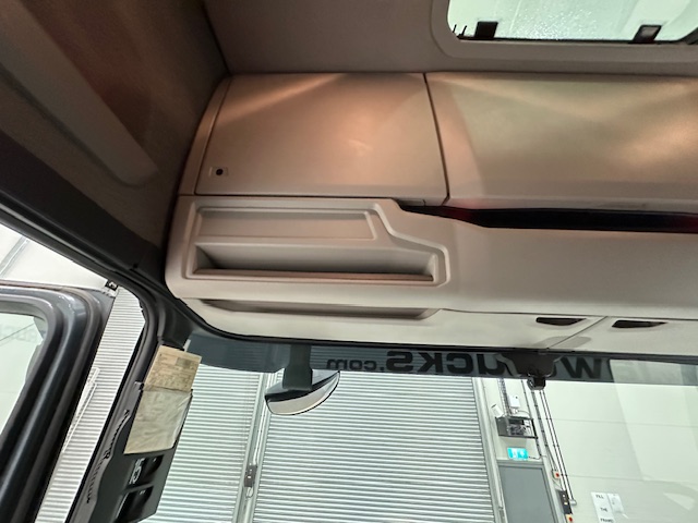 Scania R450 6×2 Midlift Highline Tractor Unit