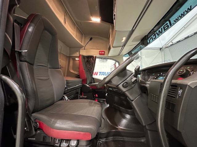 Volvo FH 500 6×2 Midlift Tractor Unit