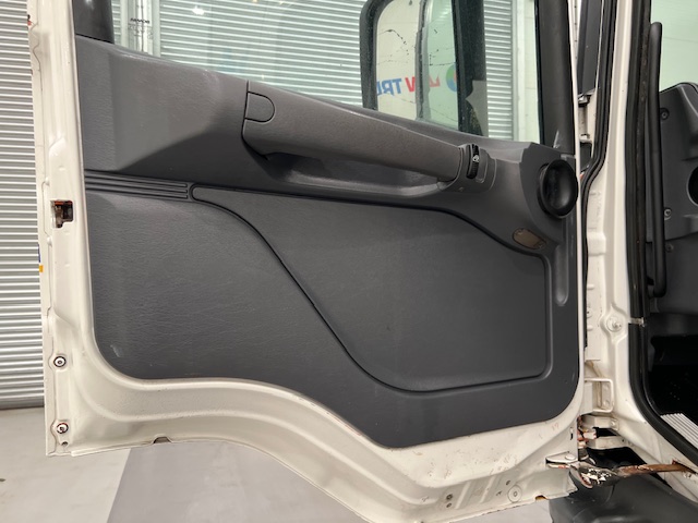 Scania 114 340 6×2 Sleeper Cab Beavertail
