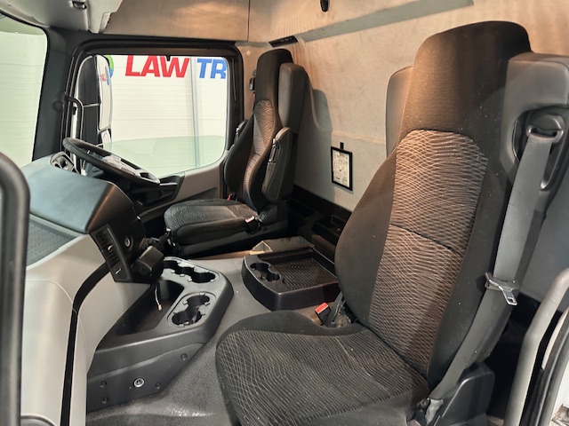 Mercedes Antos 1827 Day Cab Fridge Box