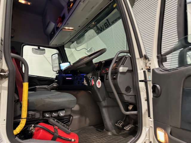 Volvo FM 450 Dropside Brick Grab Drawbar