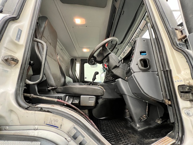 Scania P400 8×4 Day Cab Chassis