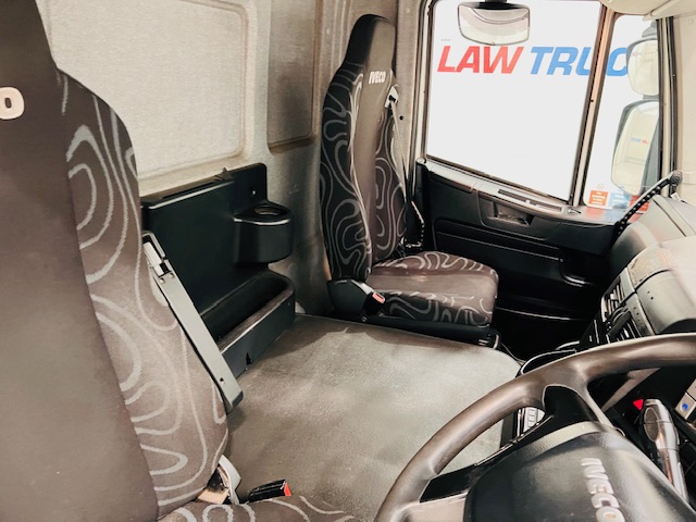 Iveco Stralis 310 AT 6×2 Fridge Box