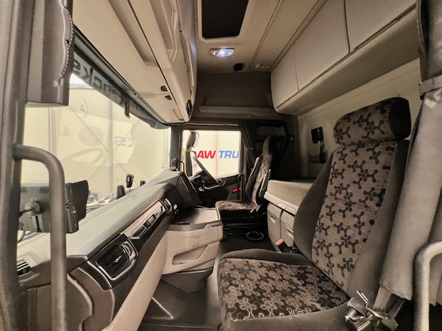 Scania S450 6×2 Midlift Highline Tractor Unit