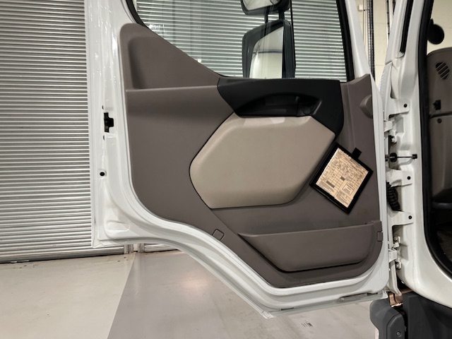 DAF LF 220 Day Cab Fridge Box