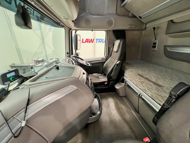 DAF XF 460 4×2 Super Space Cab Tractor Unit