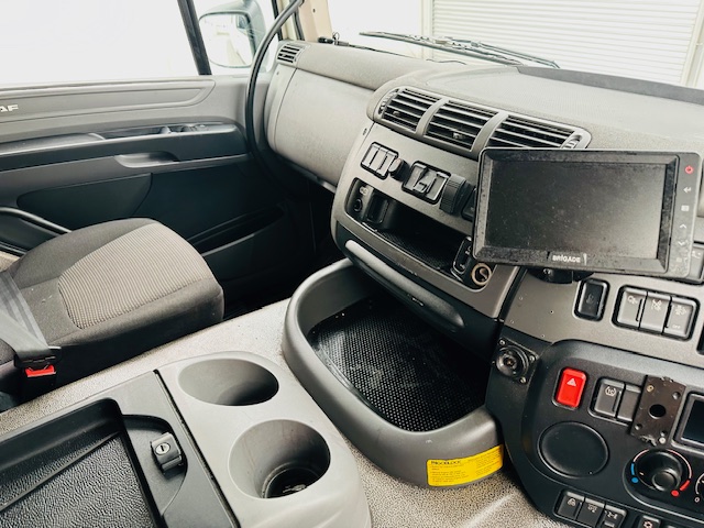 DAF CF 290 6×2 Rear Steer Fridge Box