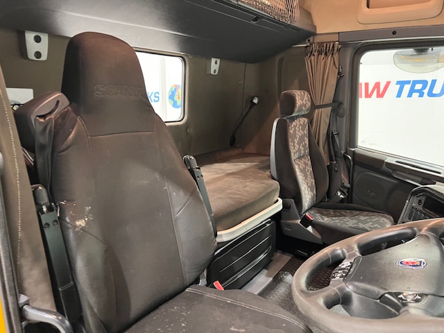 Scania R450 6×2 Rear Lift Tractor Unit PTO
