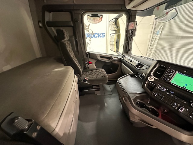 Scania S450 6×2 Midlift Highline Tractor Unit