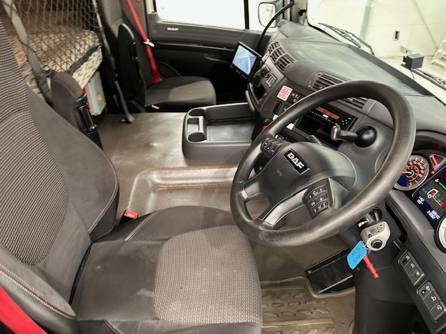 DAF CF 440 6×2 Sleeper Cab Dropside Drawbar Spec
