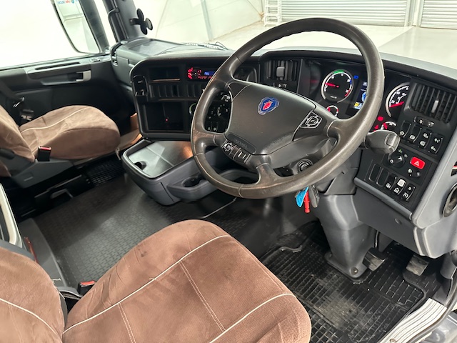 Scania R450 6×2 Rear Lift Highline Tractor Unit PTO