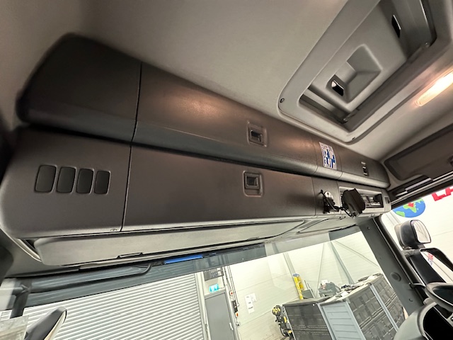Scania P250 4×2 Sleeper Cab Fridge Box