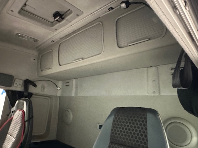 Volvo FM 450 6×2 Midlift Tractor Unit