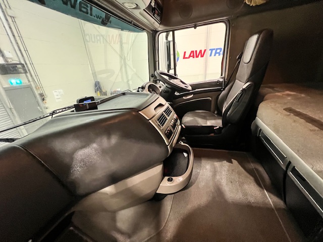 DAF XF105 460 6×2 Super Space Cab Tractor Unit