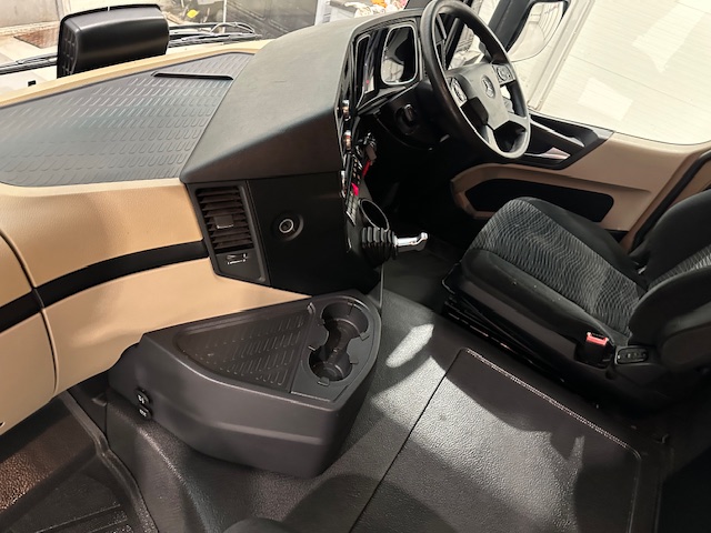 Mercedes Actros 1830 Sleeper Cab Box Van
