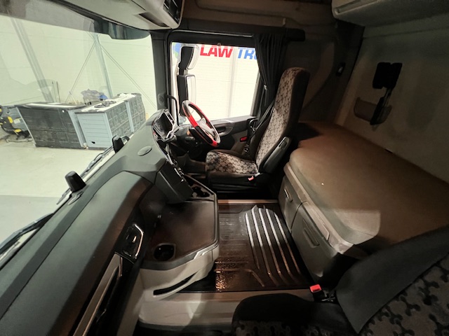 Scania R450 6×2 Midlift Tractor Unit
