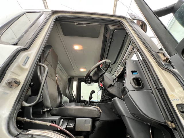 Scania P400 8×4 Day Cab Chassis