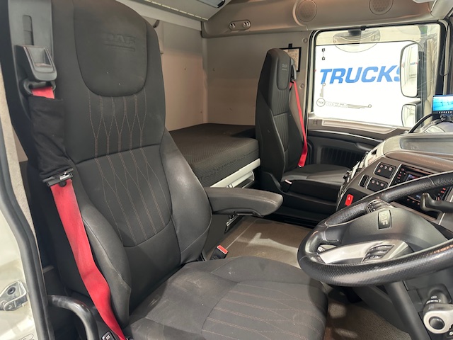 DAF XF 530 6×2 Midlift Tractor Unit