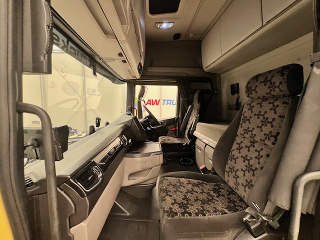 Scania S450 6×2 Midlift Highline Tractor Unit