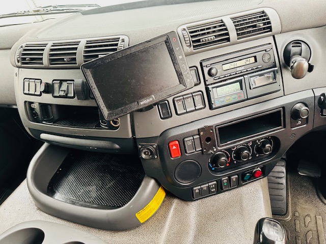 DAF CF 290 6×2 Rear Steer Fridge Box