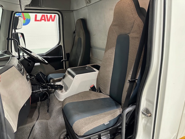 Volvo FL 240 4×2 Day Cab Box Van