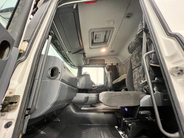 Scania R410 8×4 Sleeper Cab Bulk Tipper