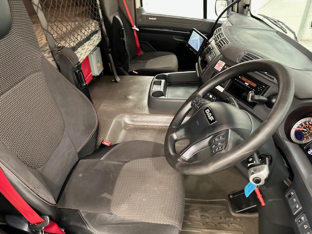 DAF CF 440 6×2 Sleeper Cab Dropside Drawbar Spec