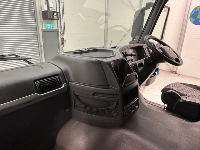 Volvo FM 450 6×2 Midlift Tractor Unit