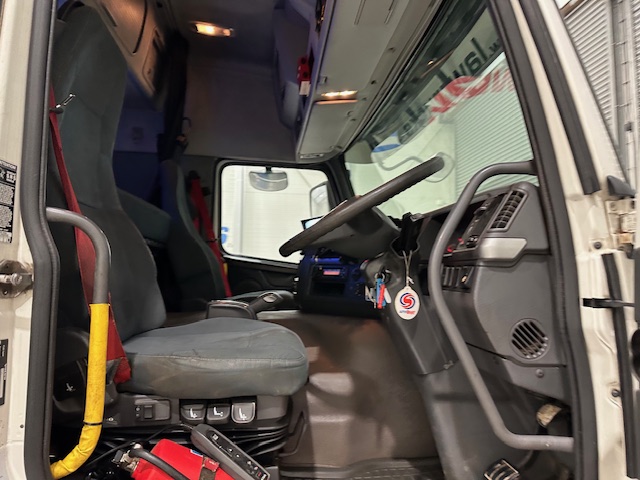 Volvo FM 450 Dropside Brick Grab Drawbar