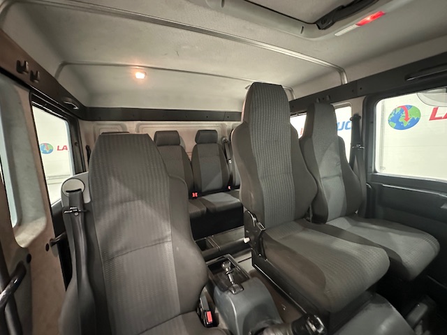 MAN TGL 12.220 Crew Cab Tilt and Slide