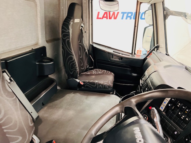 Iveco Stralis 310 AT 6×2 Fridge Box