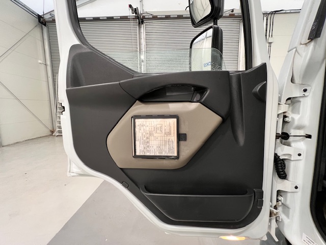 Renault Midlum 190 Sleeper Cab Box Van