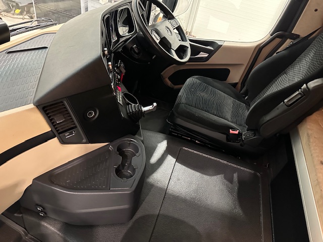 Mercedes Actros 1830 Sleeper Cab Box Van