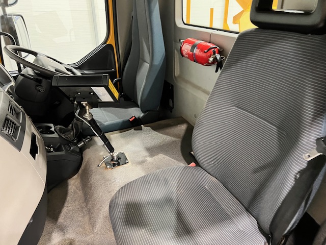 Volvo FE 240 4×2 Day Cab Gritter